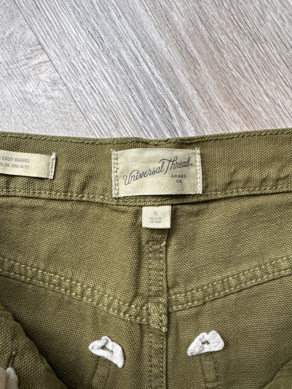 Universal Thread Olive Green Women's Cargo Pants - Picture 2 of 5